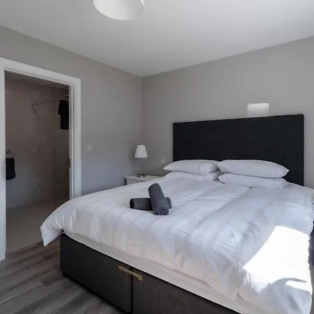 Large Detached In The Heart Of To Sleep 14 People Sneem