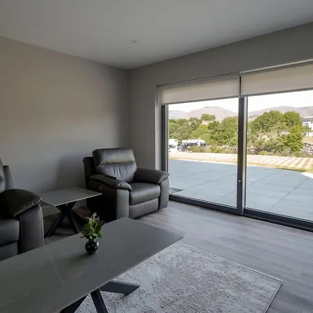 Casa vacanze Large Detached In The Heart Of To Sleep 14 People *