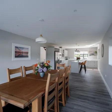 Large Detached In The Heart Of To Sleep 14 People * Sneem