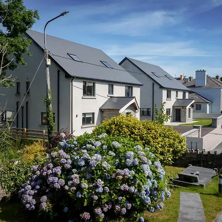 Nyaraló Large Detached In The Heart Of To Sleep 14 People Sneem